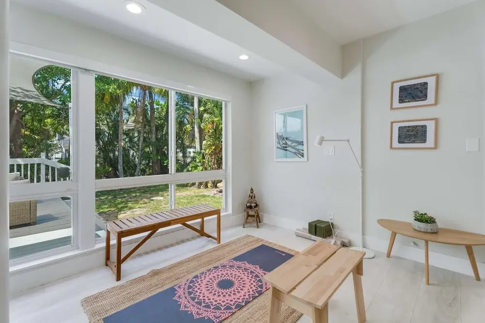 Sunshine Edit- Contemporary Yard and Near Beach