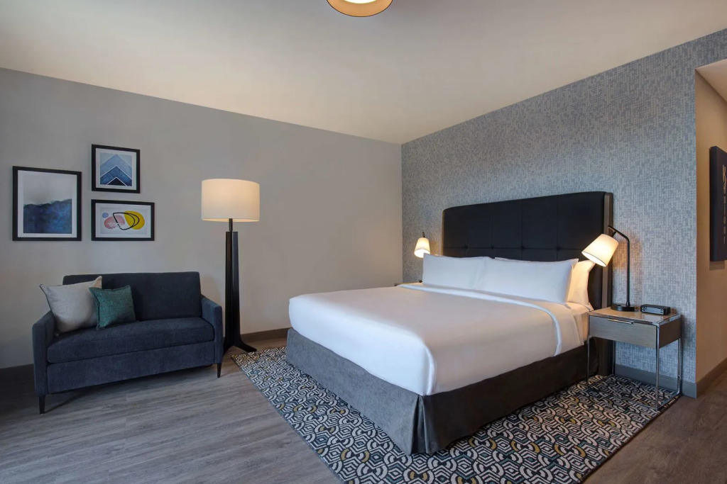 Homewood Suites By Hilton Montreal Downtown