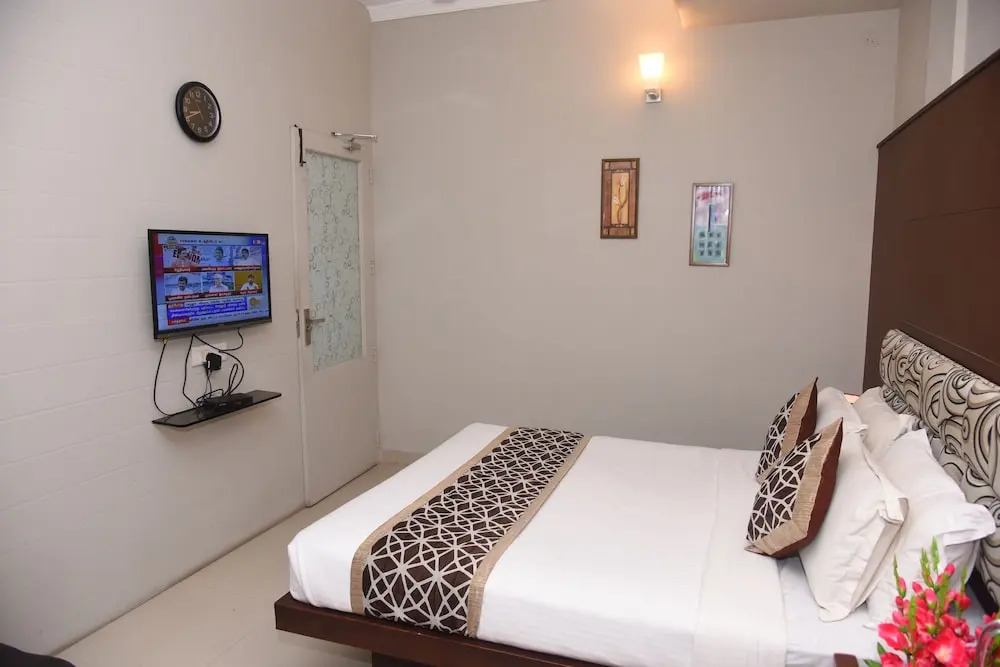 Greens Estate Business Class Hotel