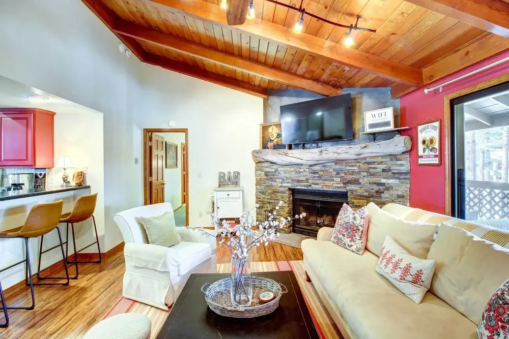 Near Golfing & Hiking: Pinetop Vacation Rental!