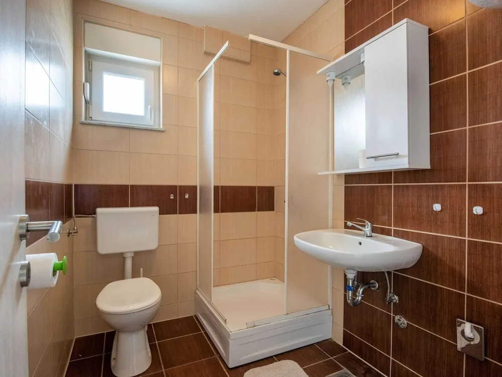 Lovely Apartment in Novalja near Sea Beach & Town Center