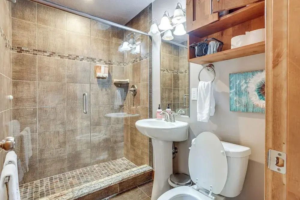 Ski, Hike & Relax: Eden Condo w/ Hot Tub Access