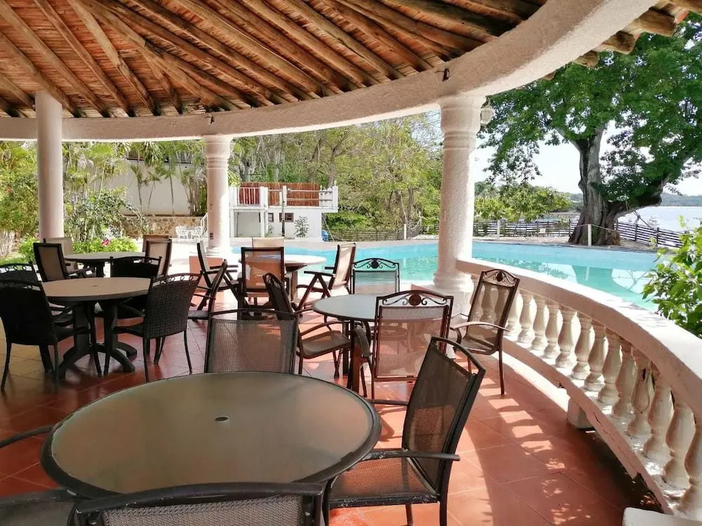 Hotel La Isla