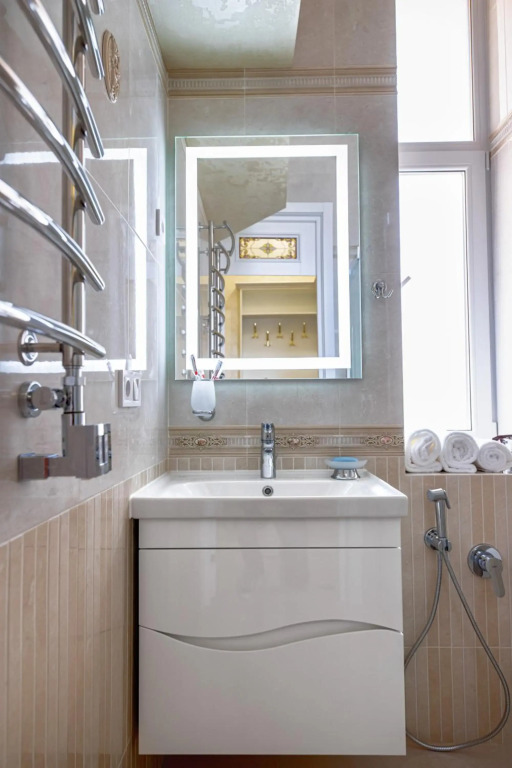 2 bedroom apartment Tykha street city center with parking place