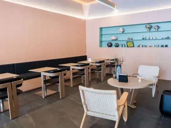 Lu'an Tea Night Hotel