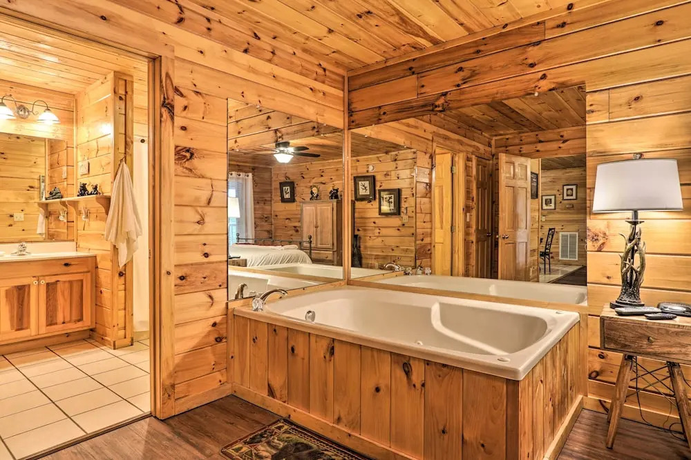 Cabin w/ Deck + Fireplace < 3 Mi to Dollywood!