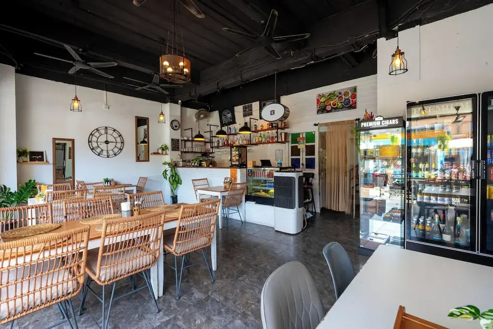 Kata Station Boutique Hotel, Kata Beach