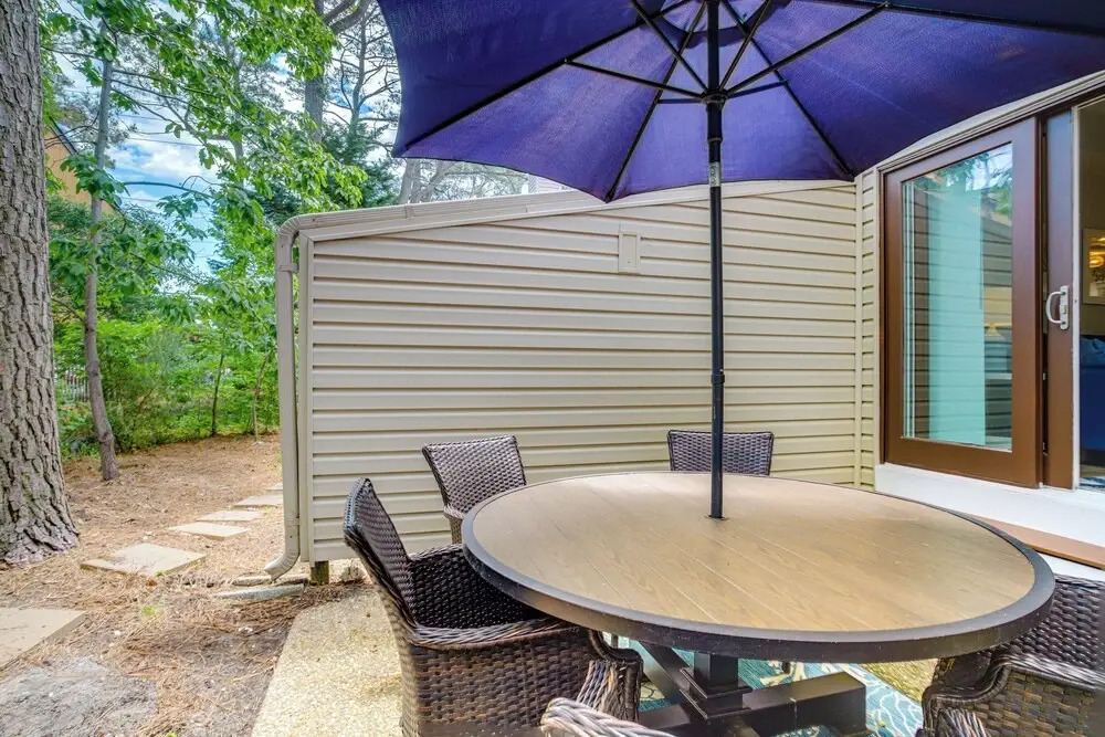 Walk to Shore & Boardwalk: Bethany Beach Retreat