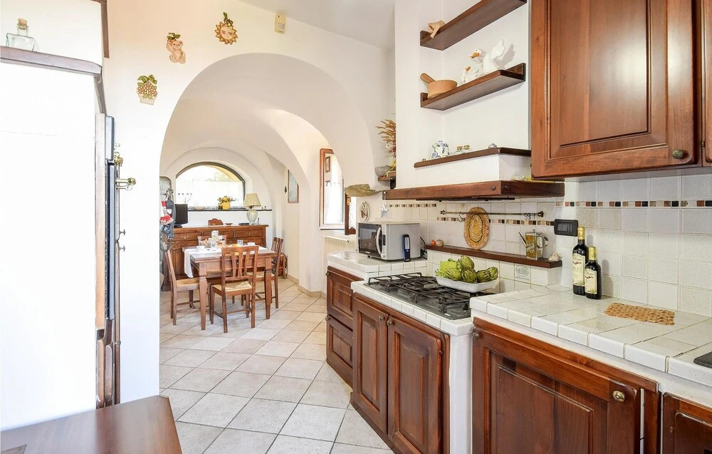 Stunning Home In Vado Ligure With Wifi