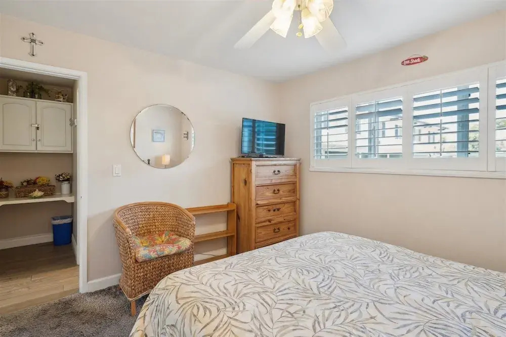 Lovely 1 Bed Beach Condo #128 1 Bedroom Condo by Sunset Shores Condominiums