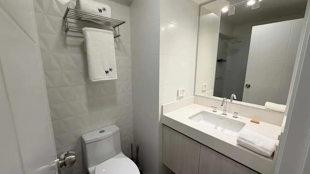 w Amazing and Cozy 2BR w Balcony in Miraflores