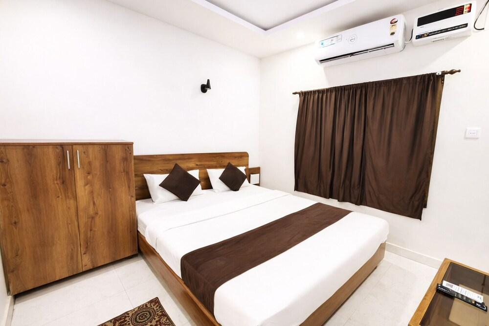 Hotel Blueee Sagar Near Golden Sea Beach