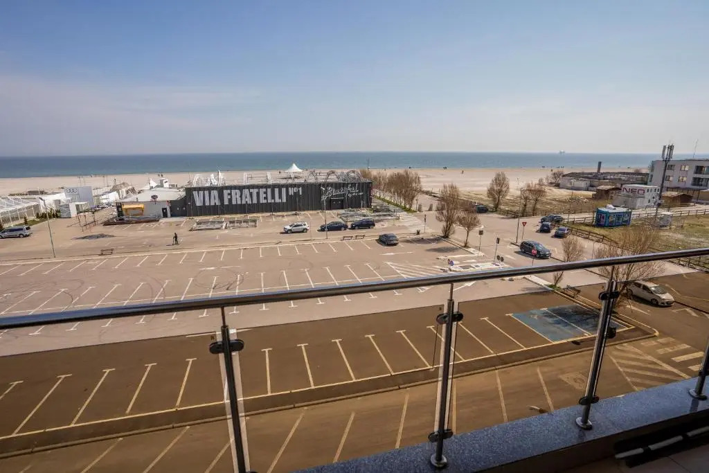 Summerland Sea View Apartment