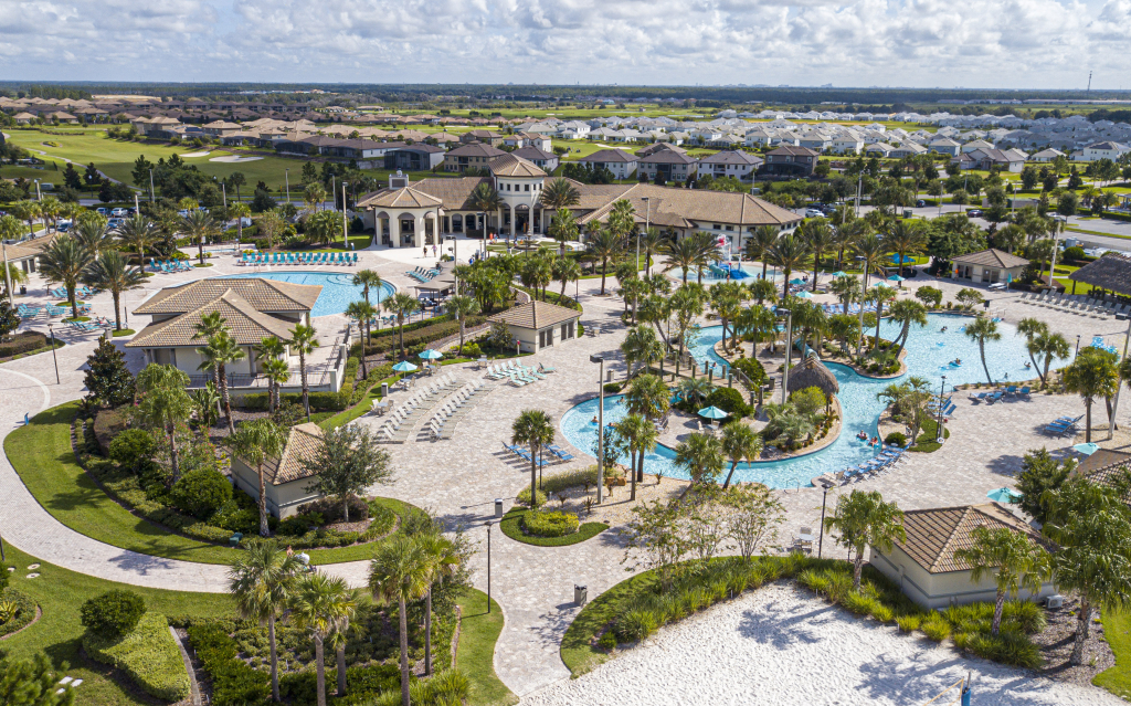 Gorgeous 6 Bd SF Close to Disney w Pool Champions Gate Resort 712