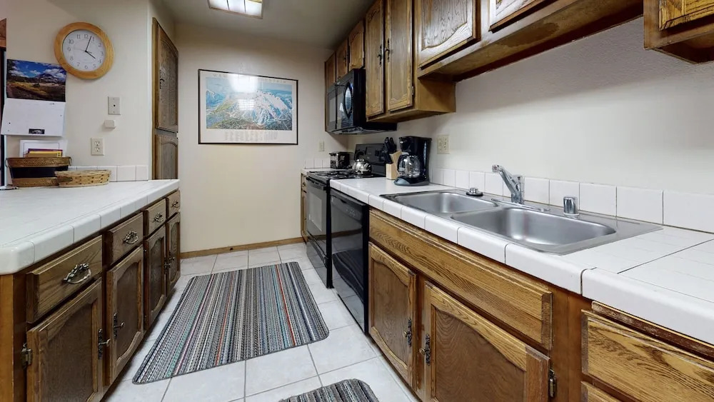 Hidden Valley 104 Convenient and Cozy, Short walk to The Village Gondola by RedAwning