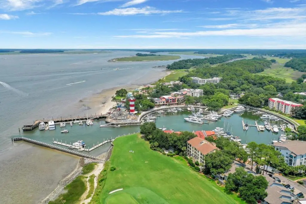 19 Mizzenmast 3 BR Harbourtown Sea Pines