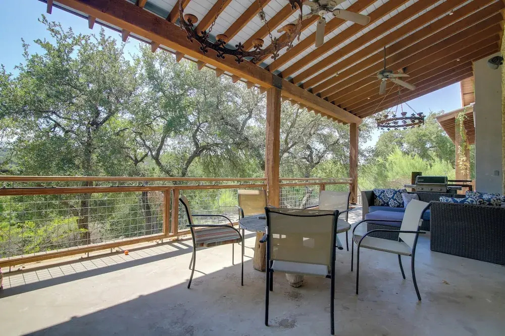 Pool & Covered Patios: Sprawling Austin Estate!
