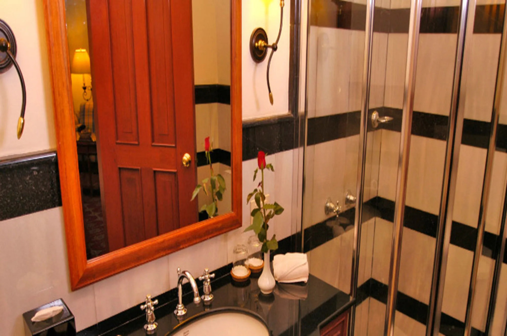 Settha Palace Hotel