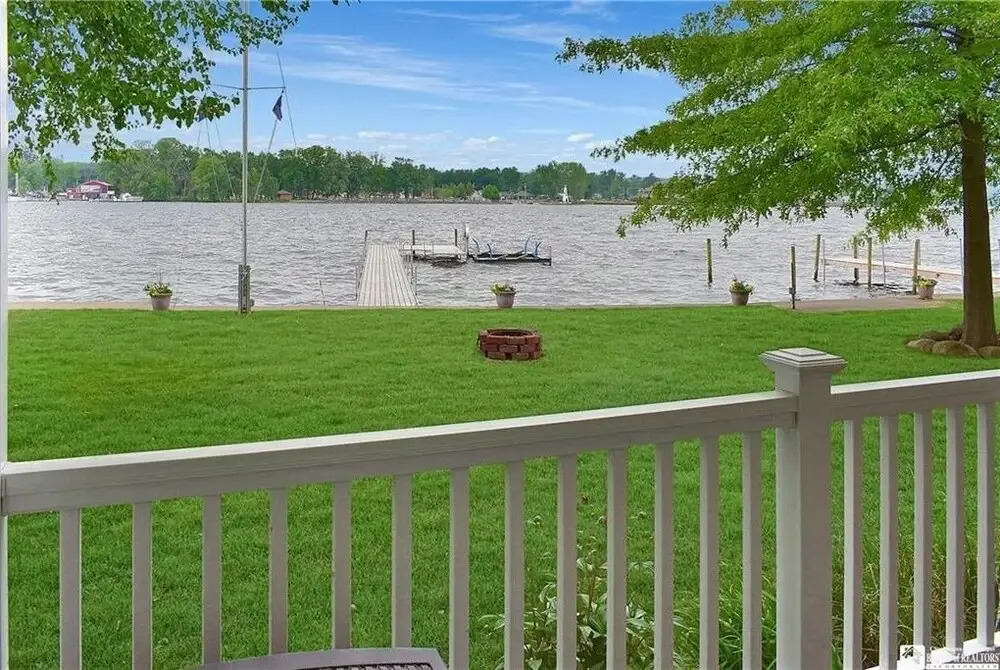 Beautiful Bonita 2 Bedroom Home by Redawning