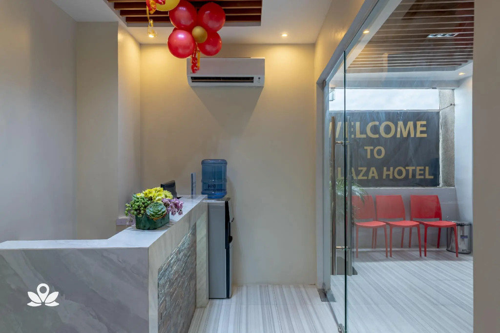 RedDoorz at V Plaza Hotel Manila