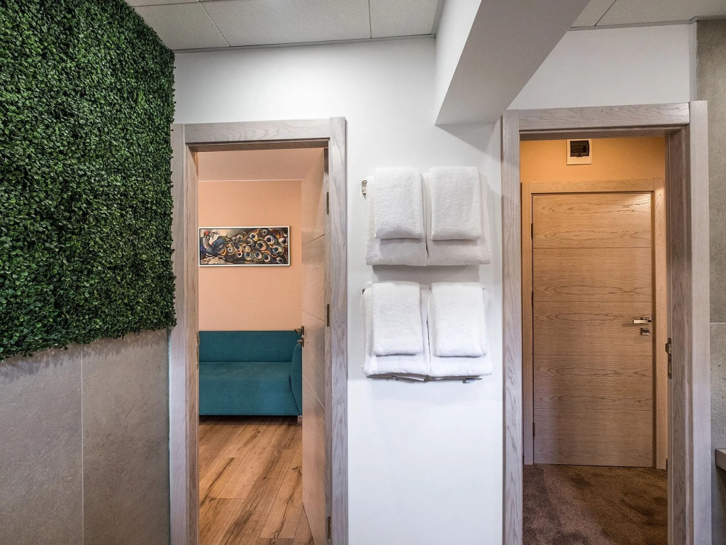Caro Aparthotel
