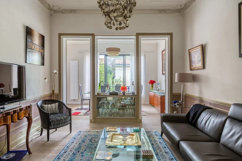Bright 3BR Apartment With Garden in Gambetta