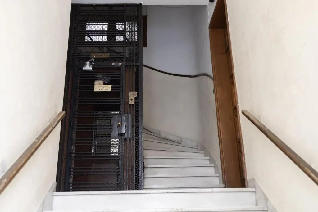 Ideal 4 bdr Apartment in Plaka for 10