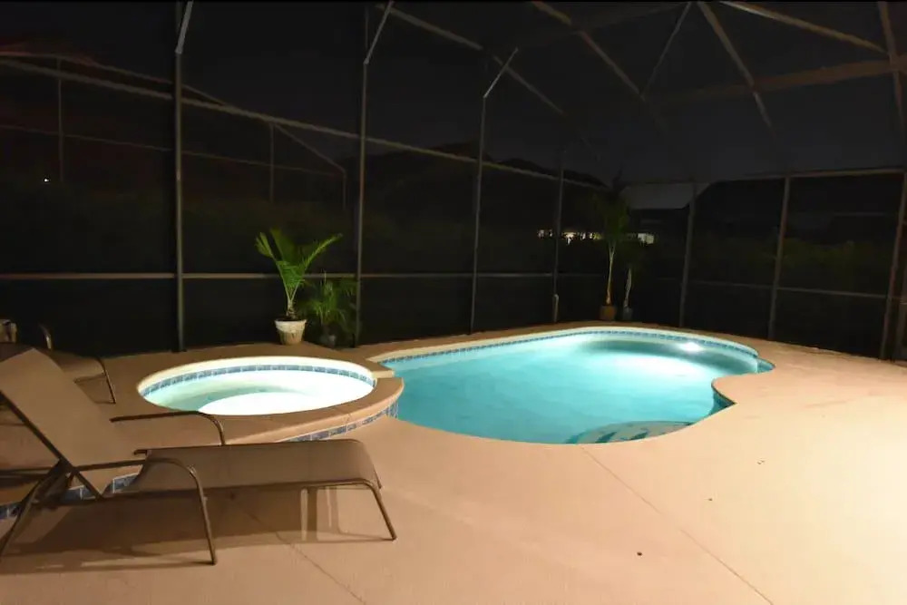 630 Sun Kissed 4 Br villa by RedAwning