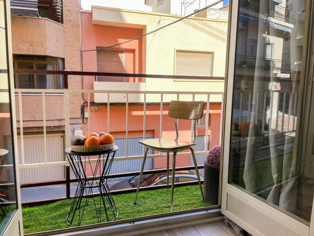 Modern 2 bedroom apartment close to city center