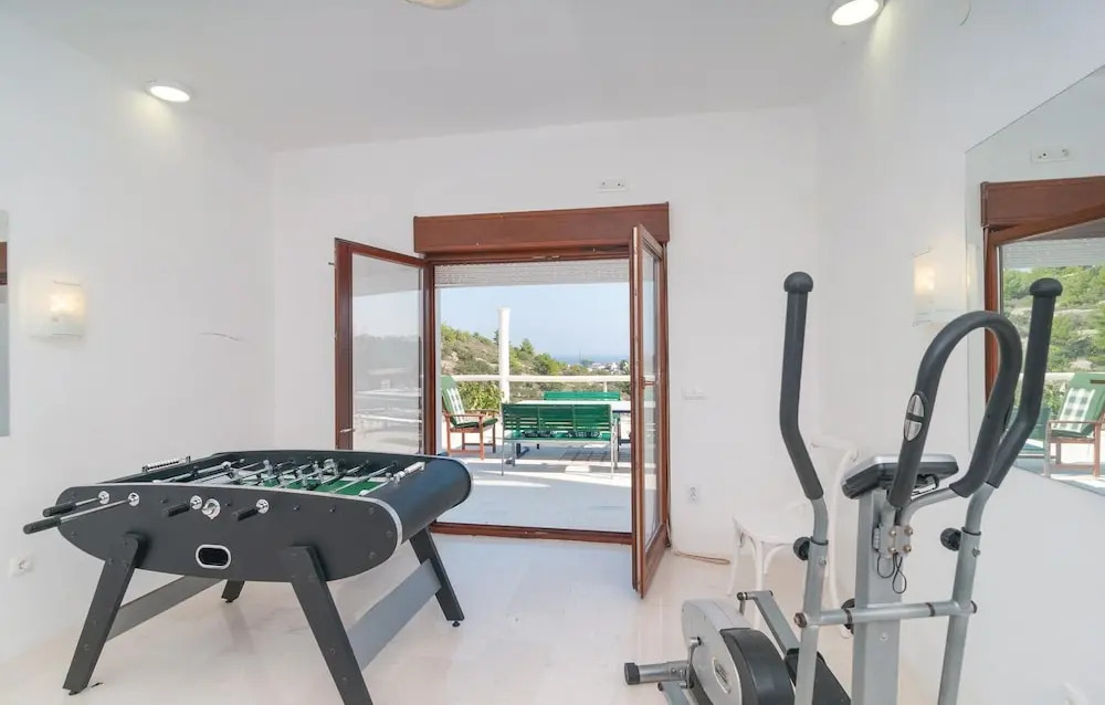 Nice Home in Stomorska with Hot Tub, Sauna & 9 Bedrooms