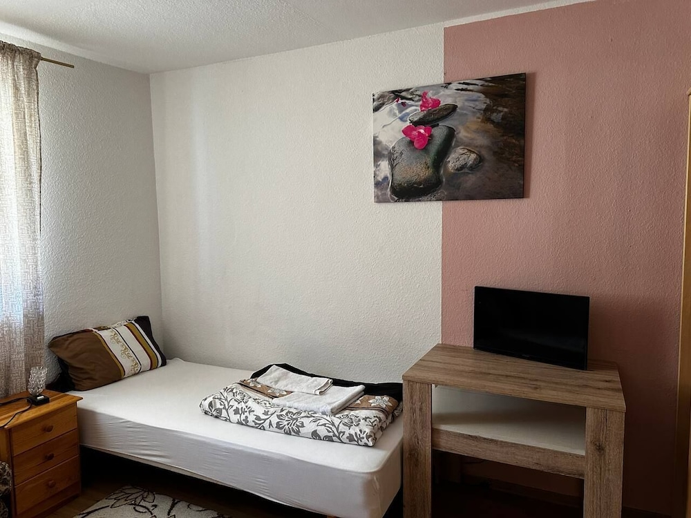 WG-Hostel