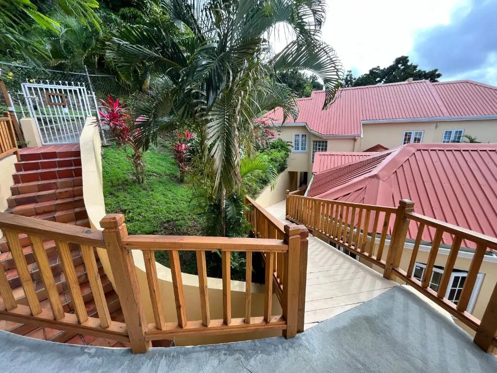 Labrolette Bay-Villa-Sleeps 8-Pool-Parking