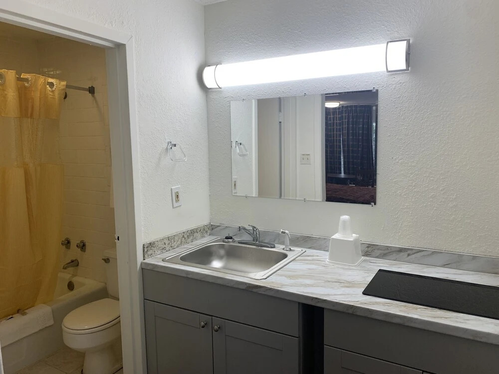 Studio Lodge Macon Extended Stay