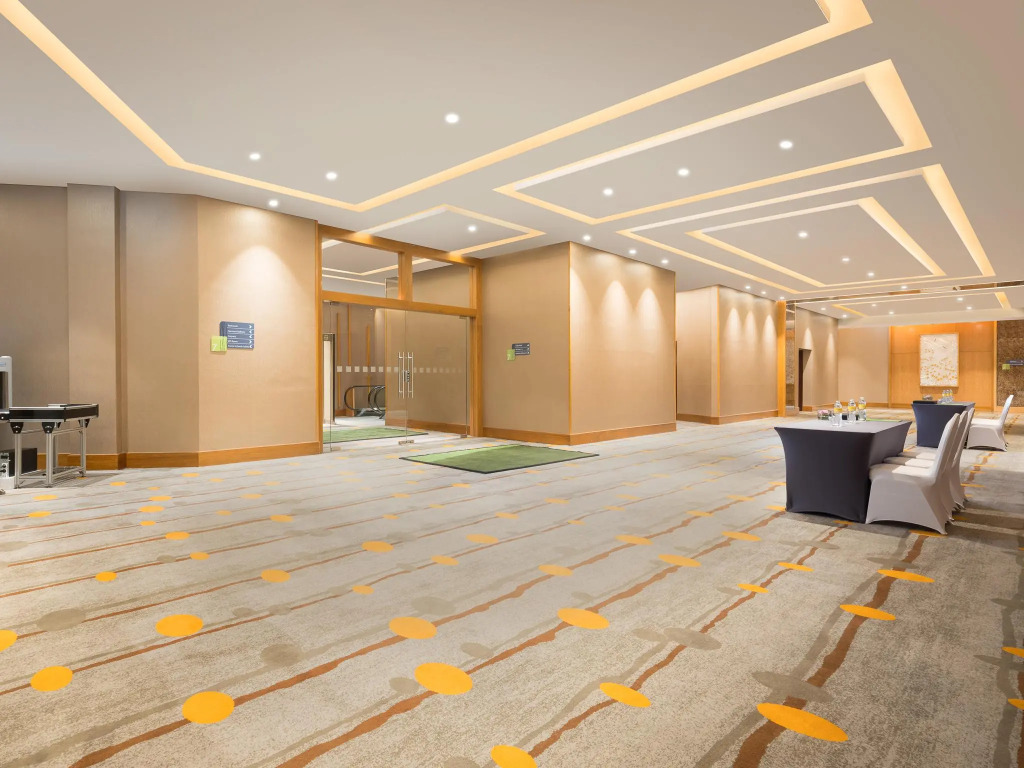 Holiday Inn & Suites Jakarta Gajah Mada by IHG