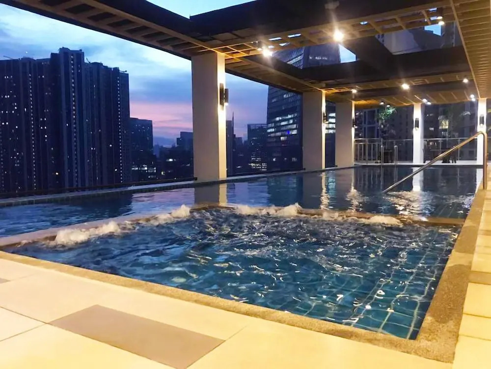 The Residences at BCCT by Stays PH Cozy retreat with hotel-style comforts and convenience, best location in BGC