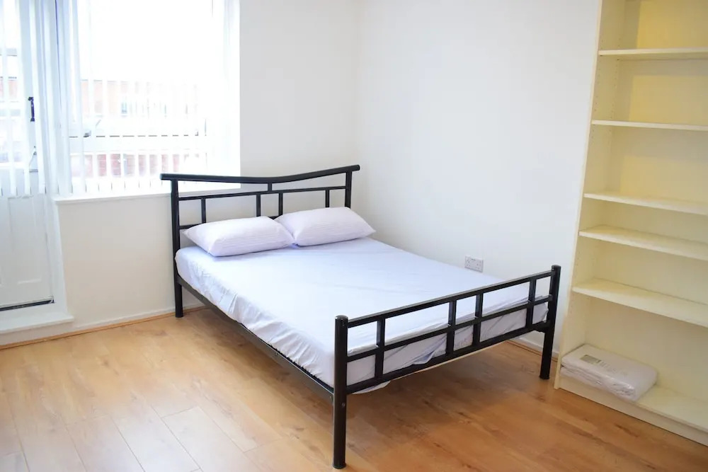 3 Bedroom Shadwell Flat