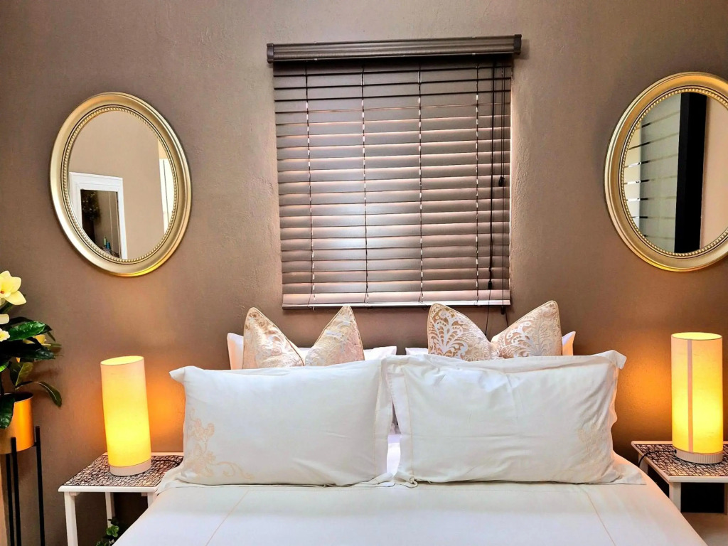 URlyfstyle Cottage Near OR Tambo International Airport