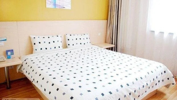 Eaka Hotel 365