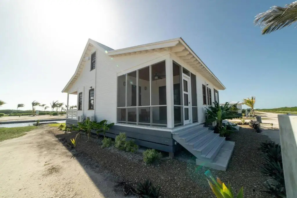 Athena's Mahogany House by the Bay 4 Bedroom/2 Bathroom