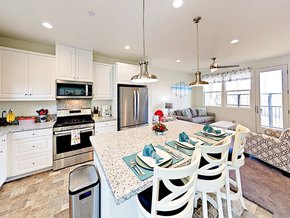 Brand-new 2BR w/ Balcony, Near Beach 2 Bedrooms 2.5 Bathrooms Townhous