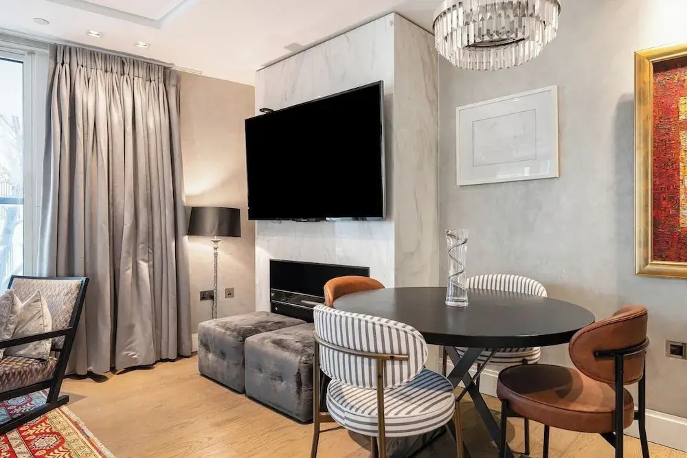 Luxury Kensington Home - Concierge Elevator AC