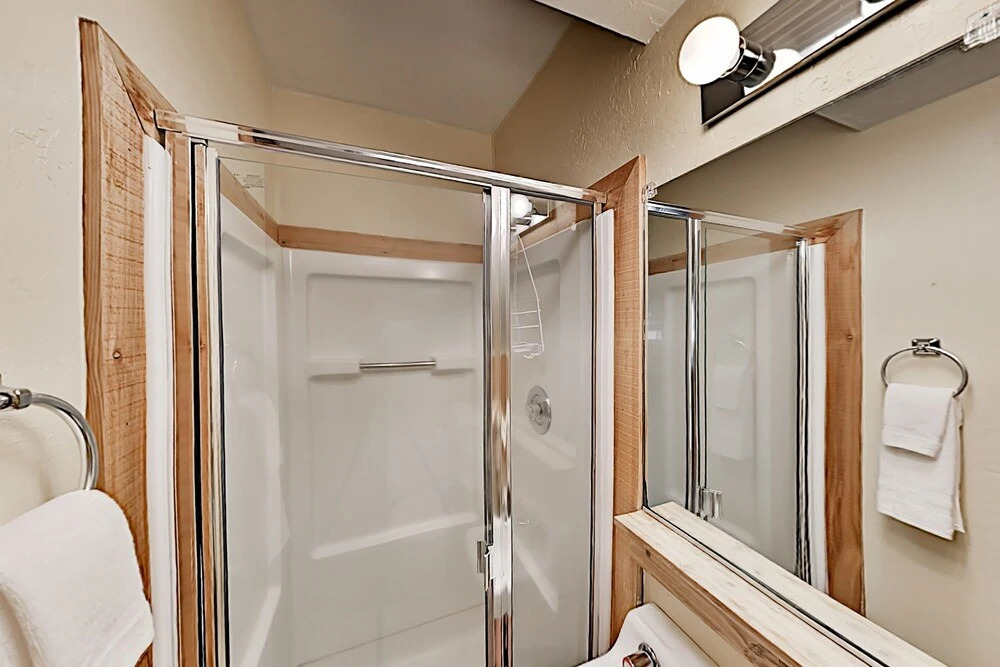 3045silv 2 Bedroom Home