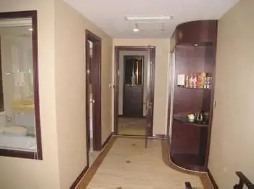 Jingjiang Fenghe Hotel