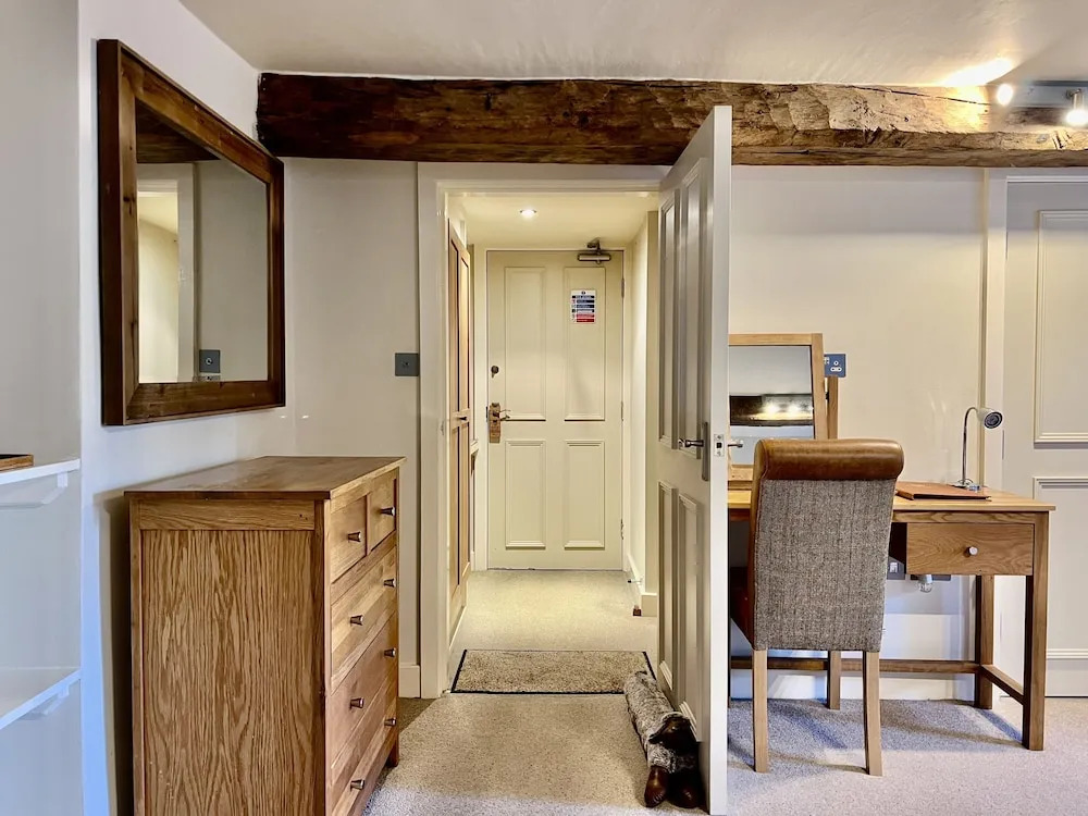 Castle Cottage Inn
