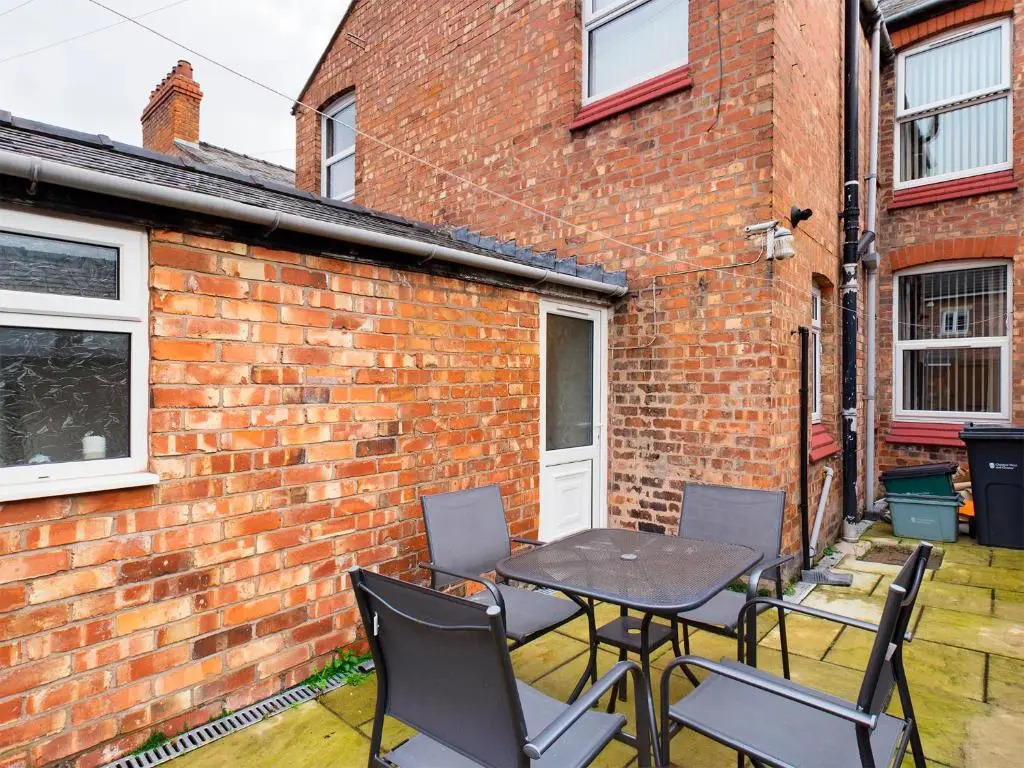 Cheerful 3 bedroom home with free parking and WIFI