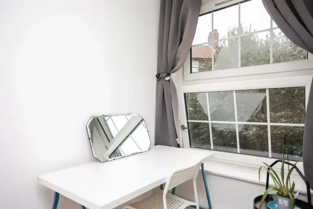 Spacious 4 Bedroom Apartment in Bethnal Green