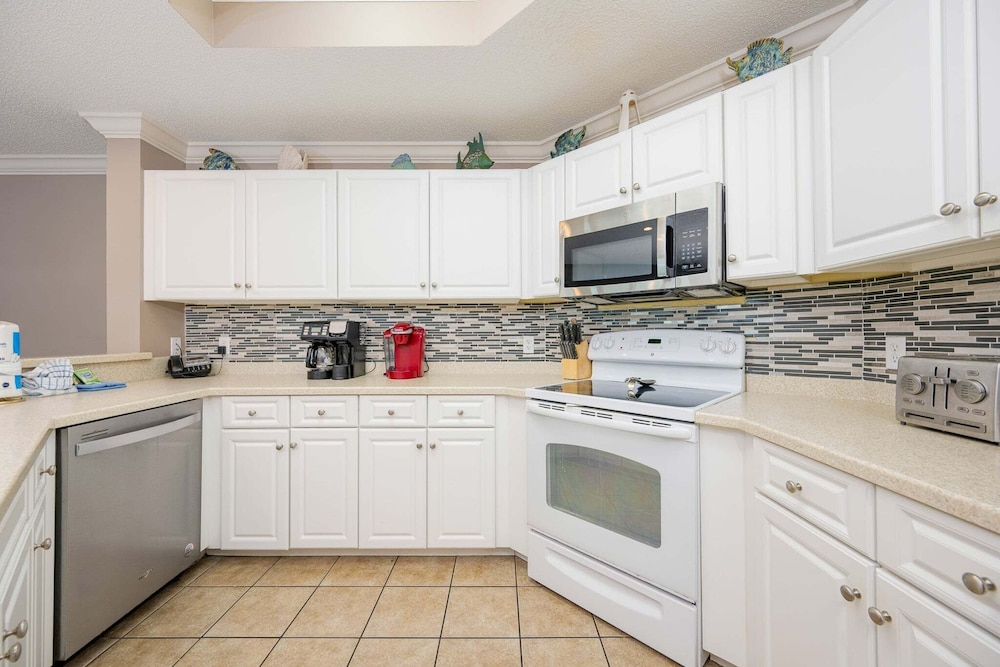 Phoenix West 403 3 Bedroom Condo