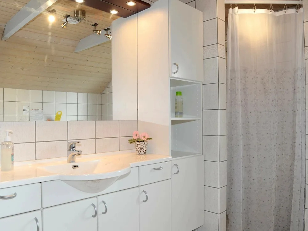 Restful Holiday Home in Ringkøbing With Whirlpool