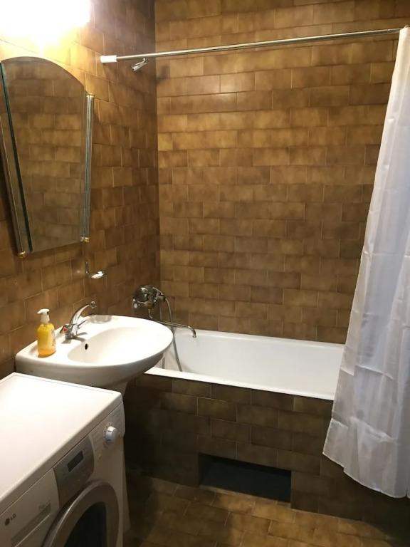 Republic Square apt&Tours