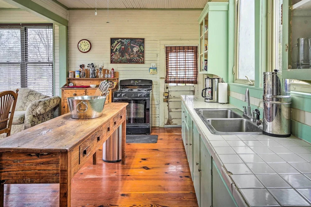 Vintage Louisiana Vacation Rental Home
